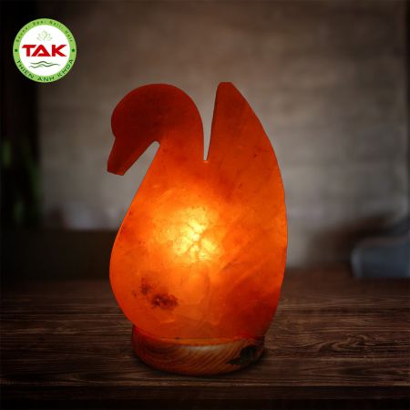 Đèn đá muối hình thiên nga